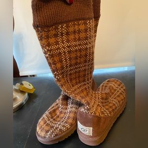 Ugg boots - plaid knit size 9